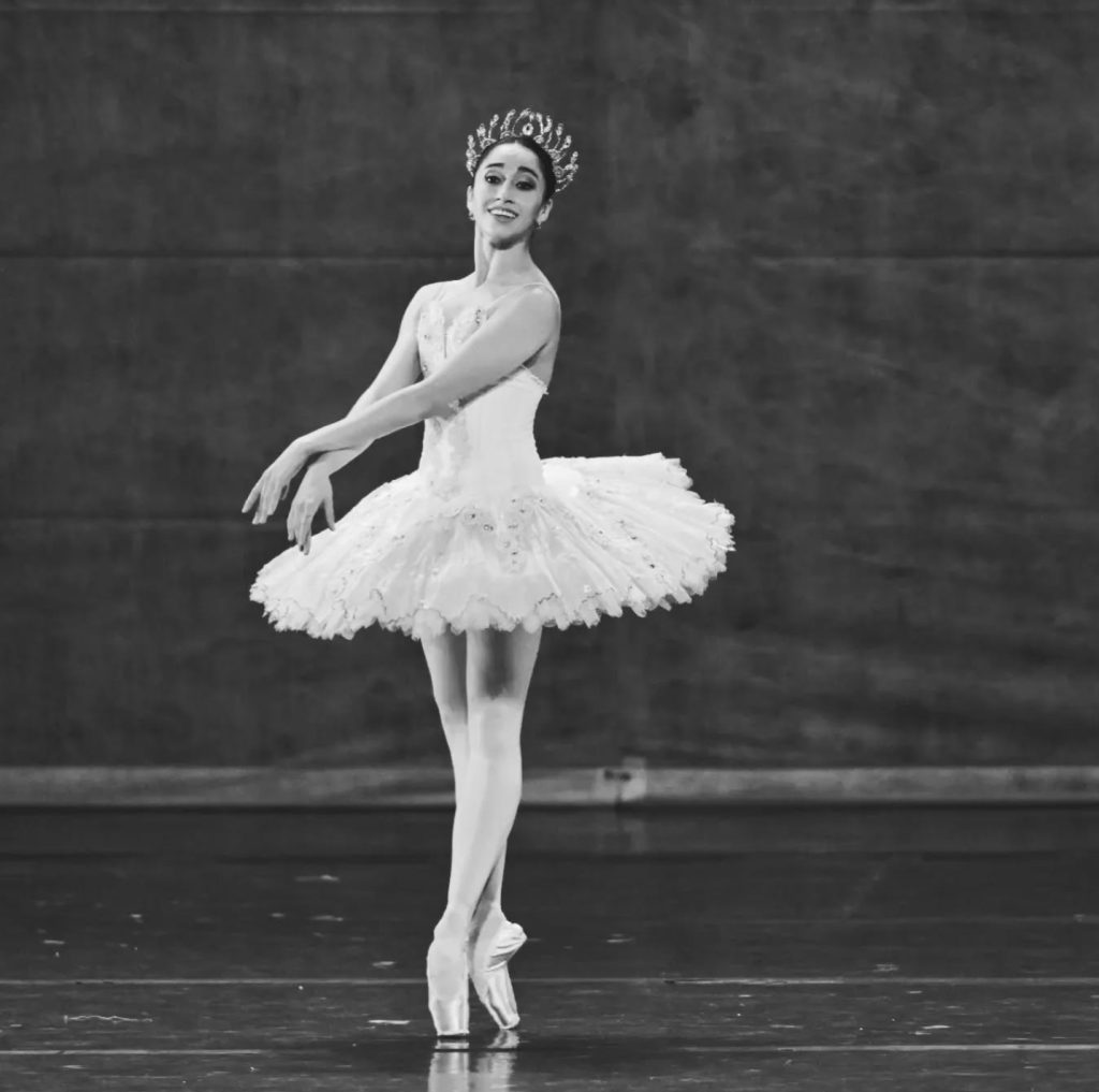 Conoce a Katherine Rodriguez 2 Colaboración entre Modum Chile y la bailarina del Teatro Municipal de Santiago Katherine Rodriguez para la sección Lifestyle